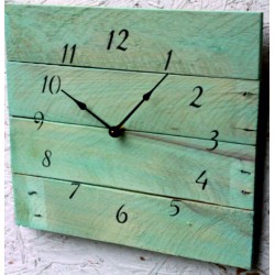 Moderné hodiny z dreva rozprávková modrá .